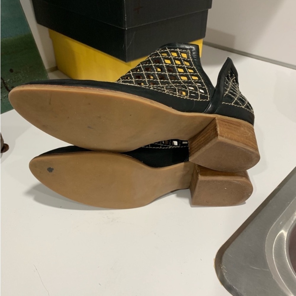Black ankle booties Jeffrey Campbell booties - Picture 4 of 5